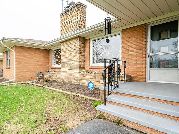 2nd image of 346 Hoover Ave