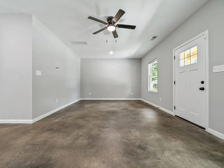 2844 Nathan Ave — Photo 7