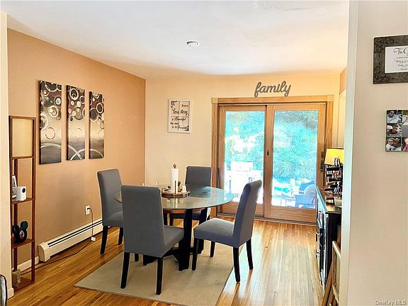 5th image of 42 Amber Dr
