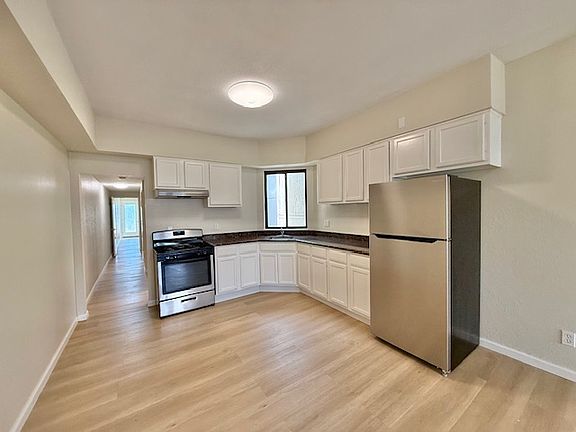 3rd image of 1675 Fulton St #5