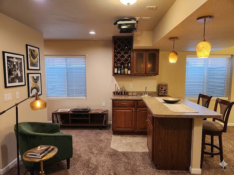 BSMT Rec Rm & Wet Bar Area (2)