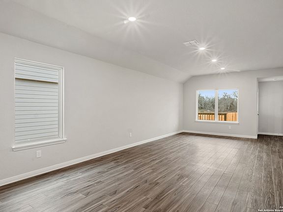 5th image of 8842 Black Oak Drive