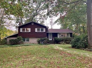 5189 Mountain View Dr, Stroudsburg, PA 18360