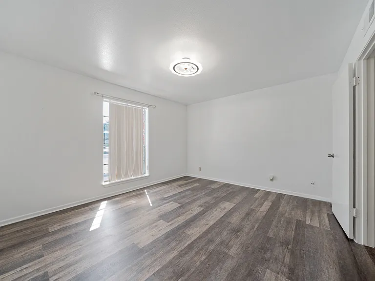8401 N New Braunfels Ave #240 — Photo 13