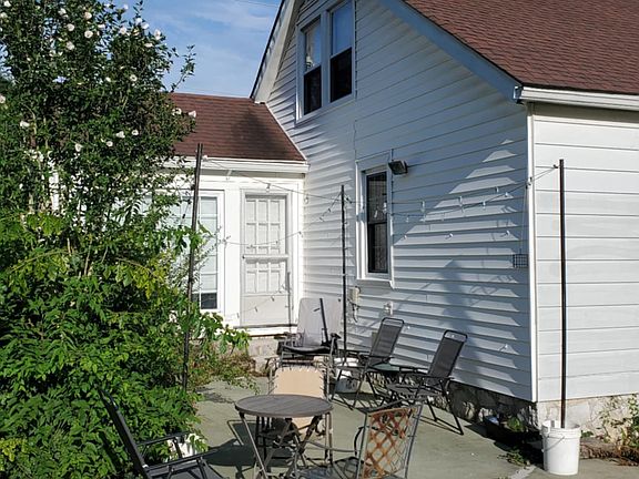 3rd image of 711 Cabell Dr