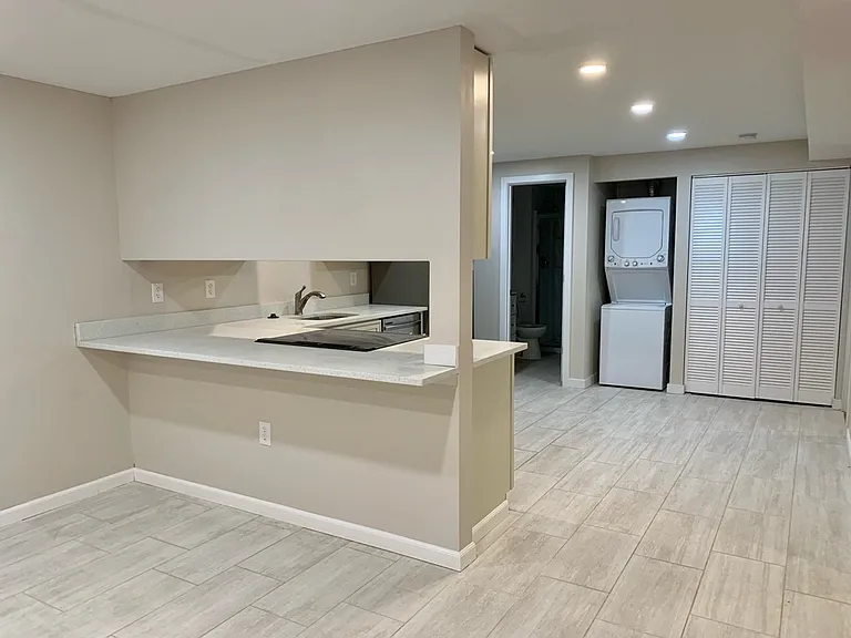 5925 Walnut St #4 — Photo 3