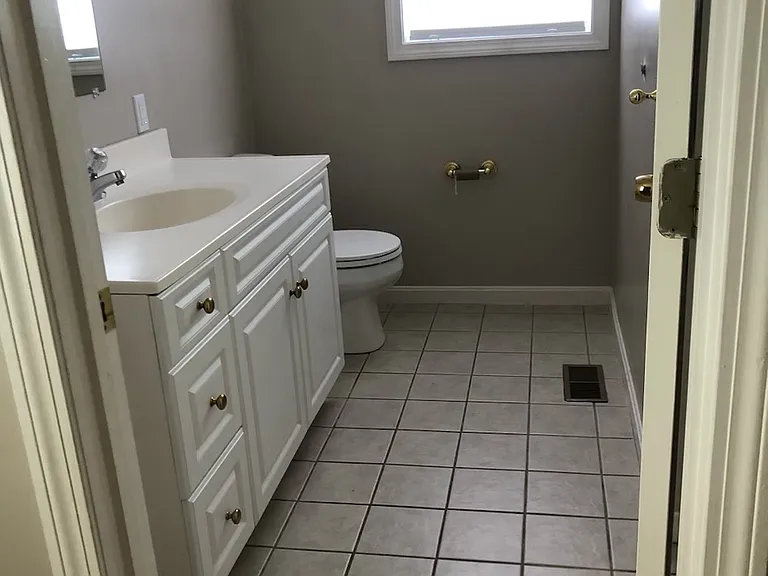 15 S Locust Ave #1 — Photo 8