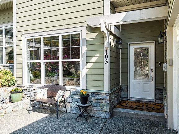 3rd image of 945 Bear Mountain Pkwy #103