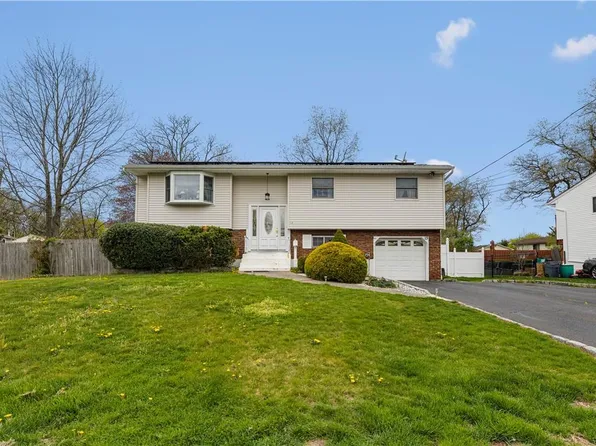 13 Waldron Drive, Stony Point, NY 10980