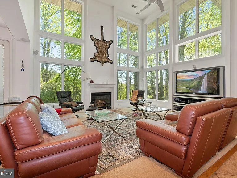 8309 Old Seven Locks Rd — Photo 11