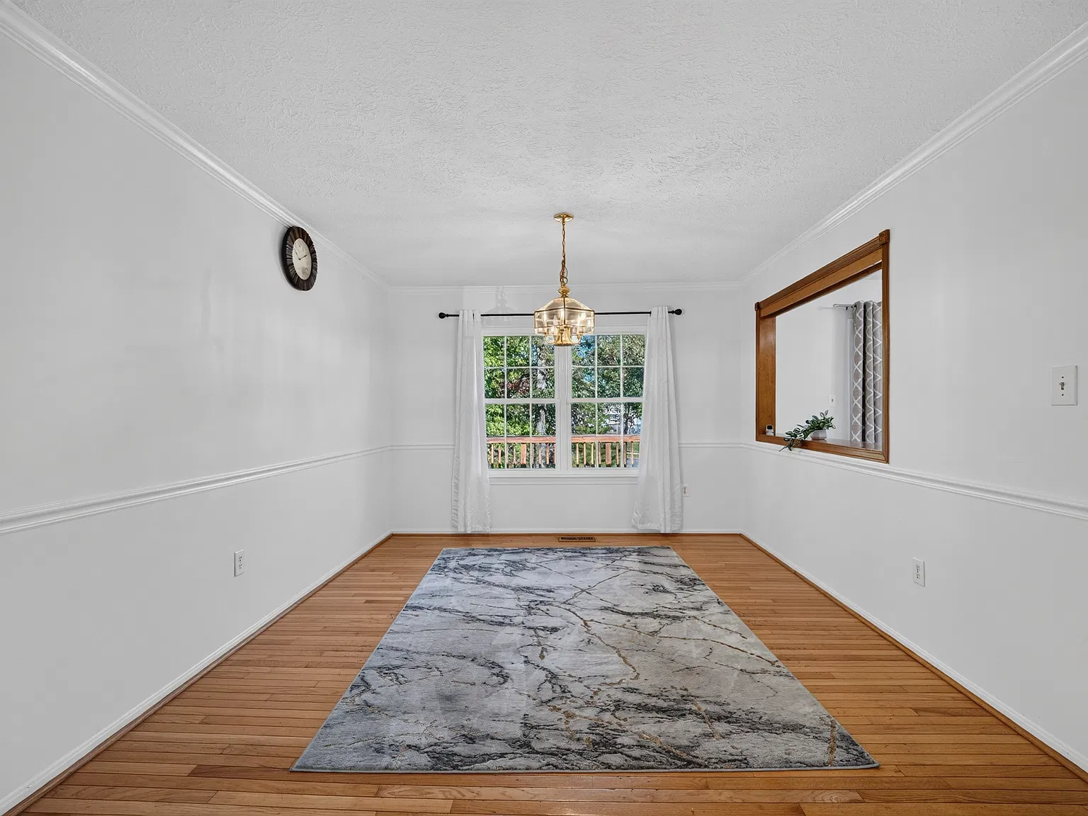3 bed, 2228 sqft, $3,000 — Photo 2