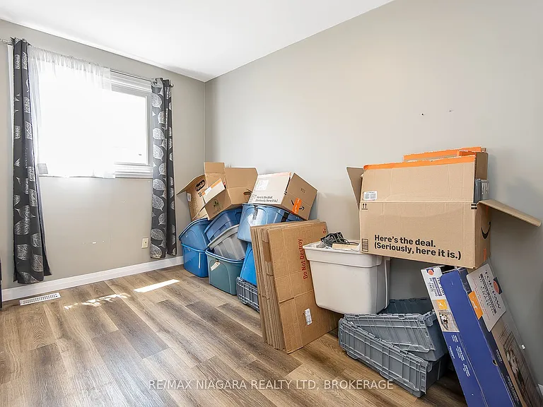 58 Dorchester Blvd — Photo 17