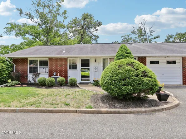 996B Argyll Circle, Lakewood, NJ 08701