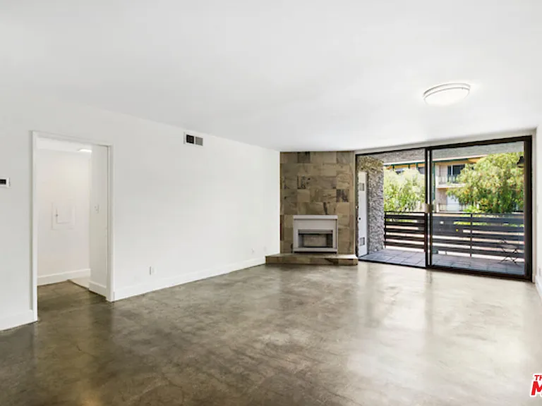 11706 Montana Ave #104 — Photo 2