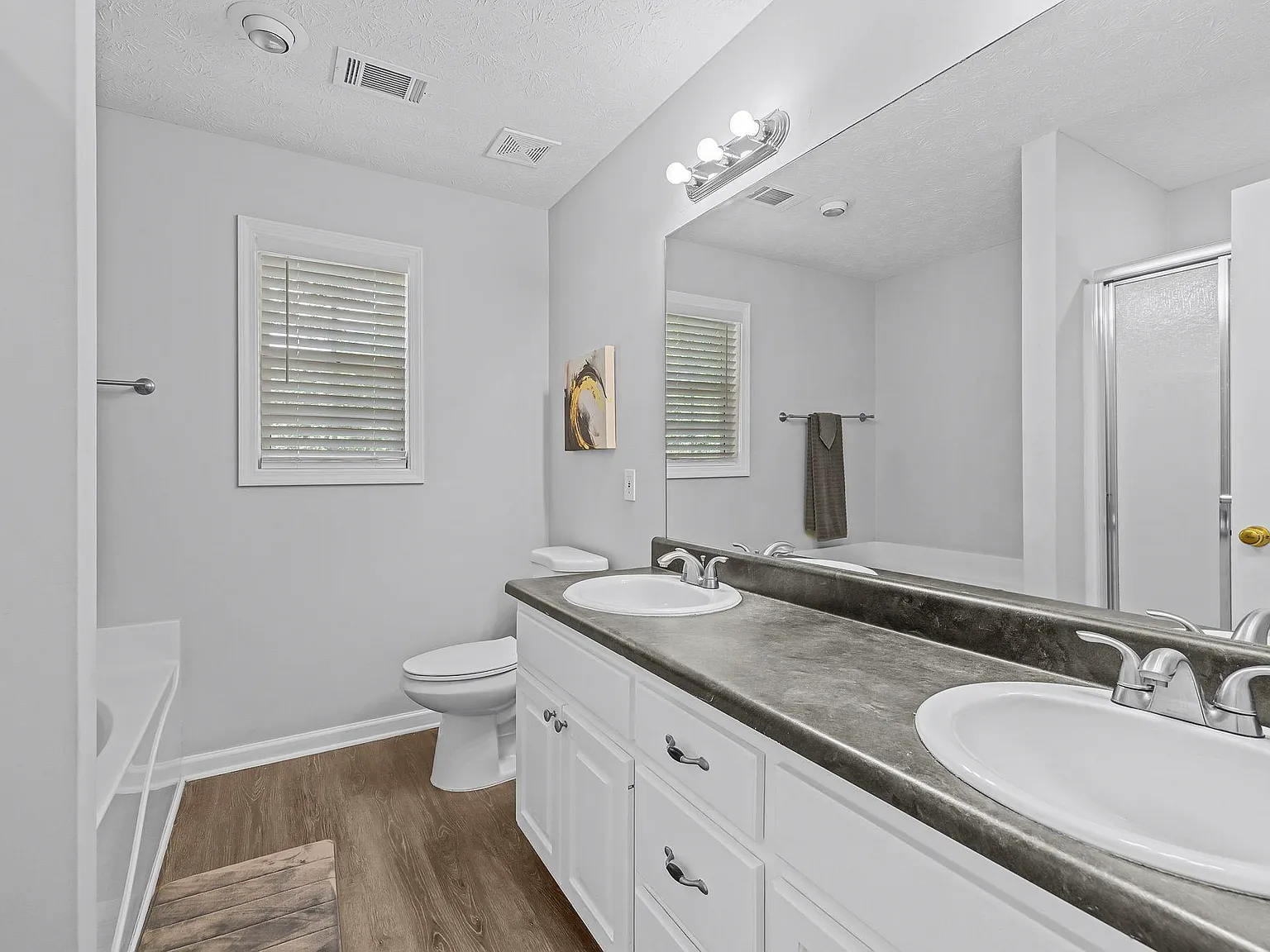 4 bed, 3.0 bath, 1959 sqft, $862 — Photo 4