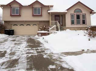 15610 Franklin Cir, Omaha, NE 68118