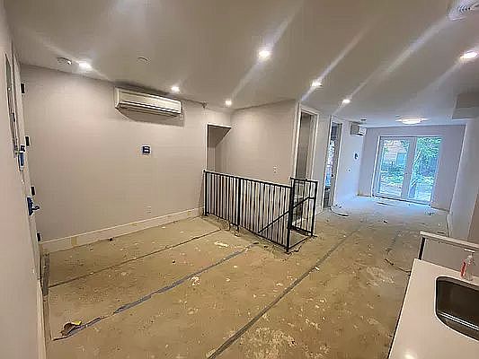 1st image of 324 E 116th St #1B