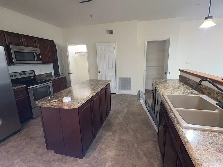 813 3rd Ave — Photo 27