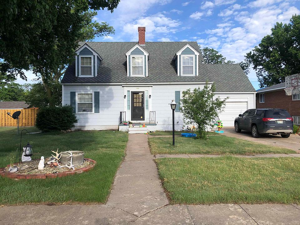1st image of 305 N School St