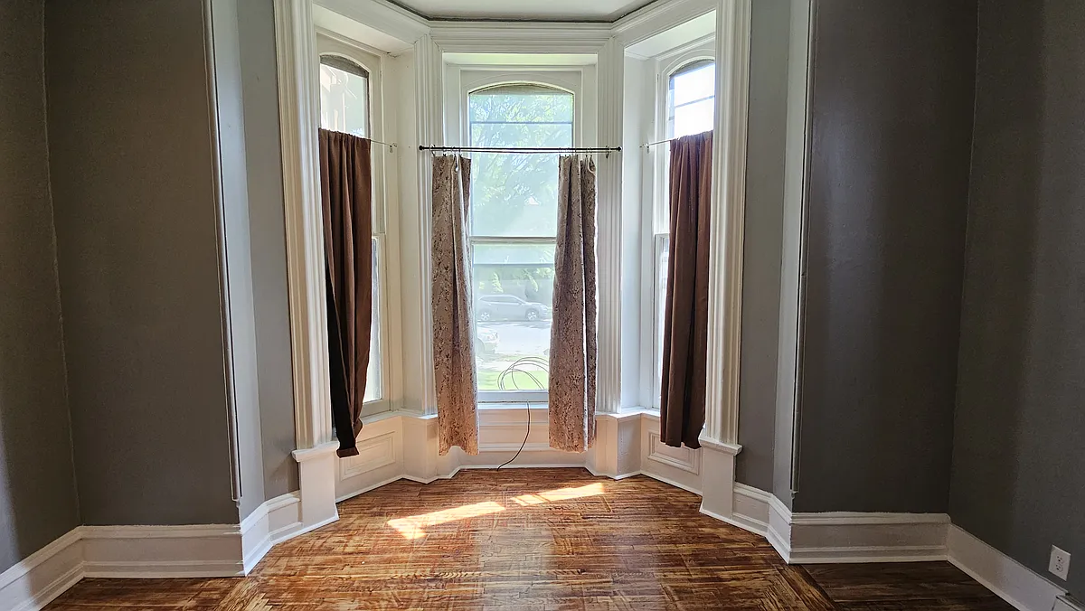 Building Photo - 508 W 4th St #2