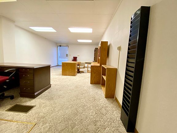 5th image of 606 1st Ave S