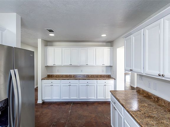 5th image of 1629 Park Pl