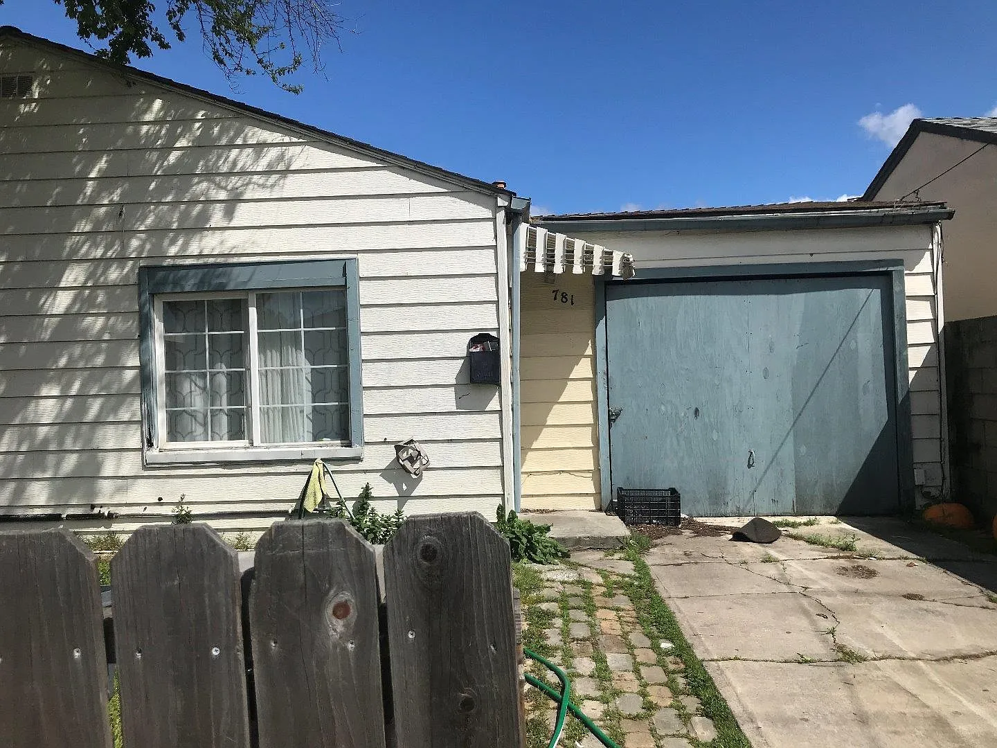 781 Gee St photo 1