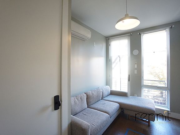 4th image of 816 Saint Johns Pl #4F