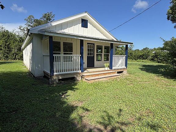 2nd image of 1607 S Highway 71
