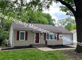 7512 Newton St, Overland Park, KS 66204