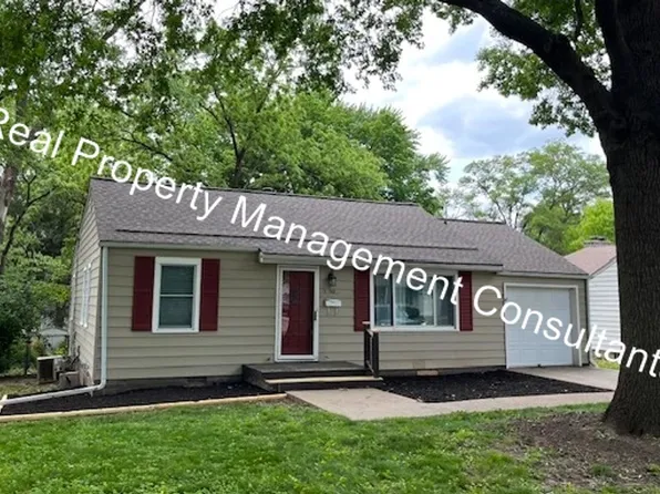 7512 Newton St, Overland Park, KS 66204