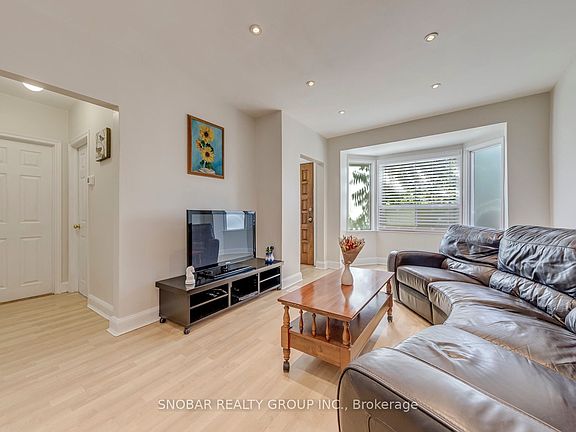 4th image of 40 Dixon Rd