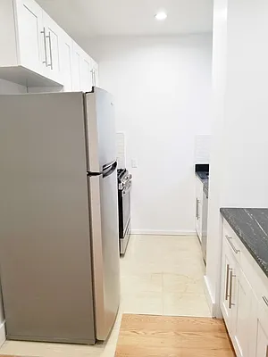Rented by Azure Realty NY LLC | media 21