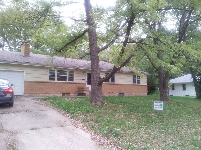 2nd image of 7719 Wallace Ave