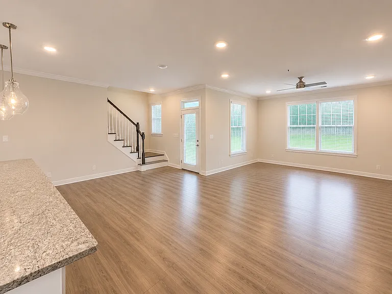 309 Kephart Way — Photo 8