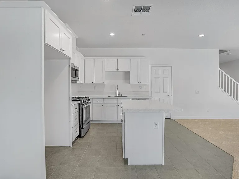 15395 Lotus Cir — Photo 13