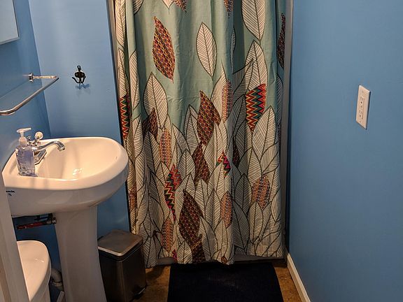 5th image of 2421 Coral St Floor 2