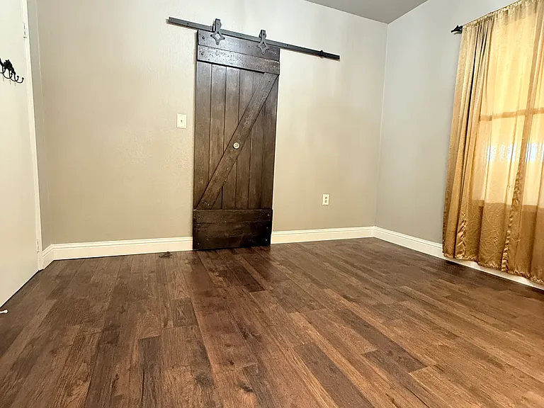 617 Grove St — Photo 12