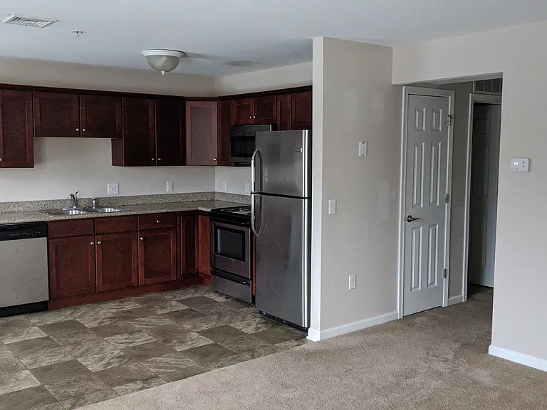 Oak Grove Apartments — Photo 5