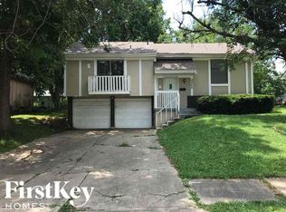 8920 Manning Ave, Kansas City, MO 64138
