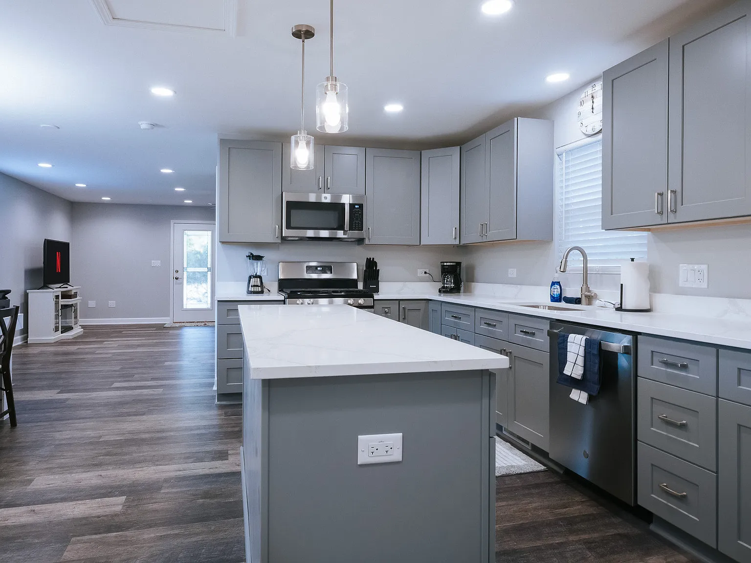S Maple Ave, Fox Lake — Photo 4