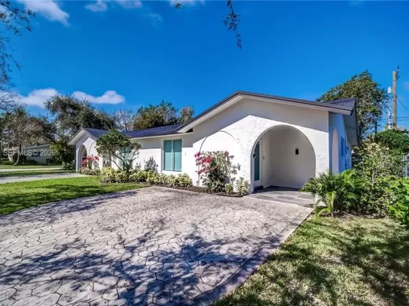 11690 SW 81st Rd, Pinecrest, FL 33156