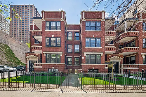 439 W Melrose St #1B Photo 1