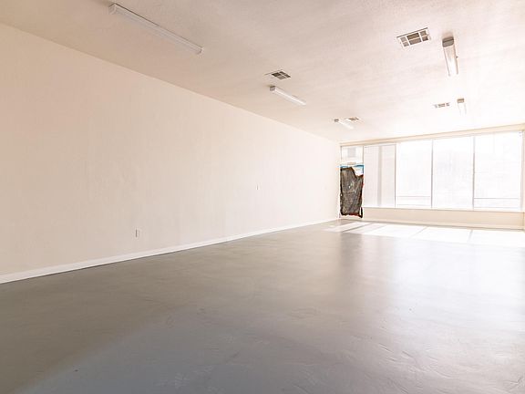 5th image of 2609 N Main St