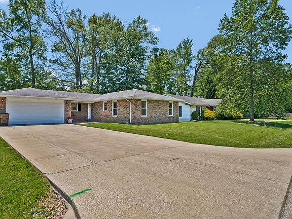 3rd image of 131 Meadow Ln