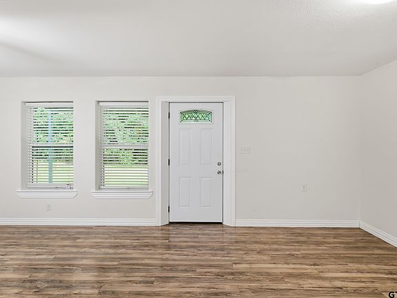 3rd image of 172 Park Dr