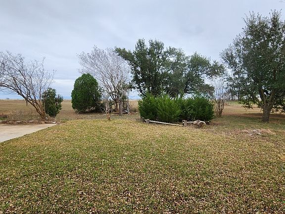 3rd image of 2002 Airville Rd