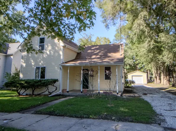 203 W Lake St, Knox, IN 46534