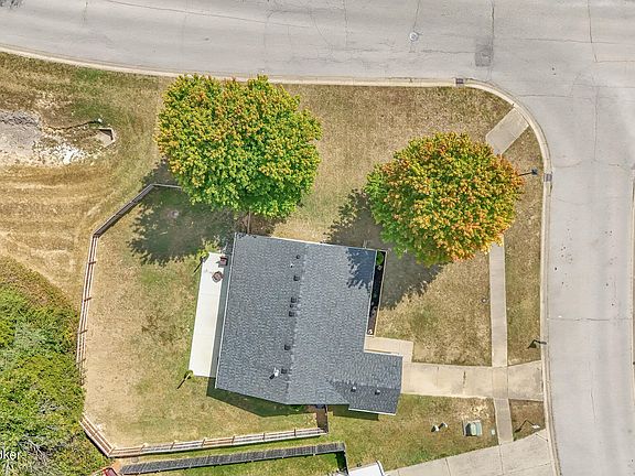 4th image of 1101 Willow Oak Ln
