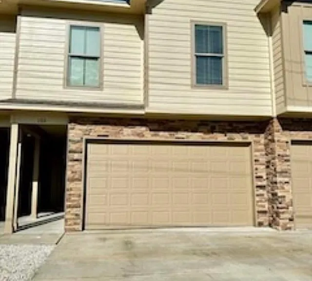 5100 Westgate Ln #103 — Photo 1